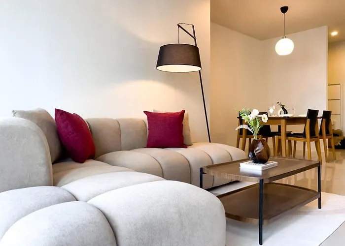 Near Bts L Large 98 Sqm L Pool And Sauna *