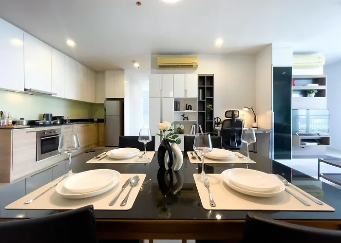 Near Bts L Large 98 Sqm L Pool And Sauna Lejlighed Bangkok