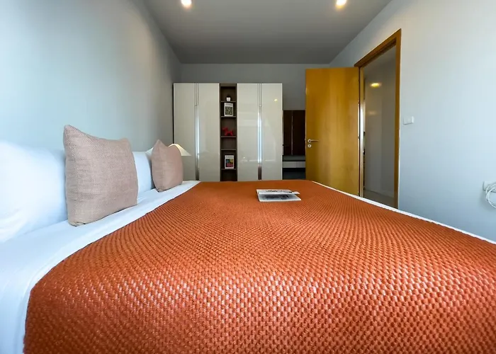 Near Bts L Large 98 Sqm L Pool And Sauna Lejlighed *