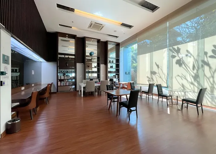 Near Bts L Large 98 Sqm L Pool And Sauna Lejlighed *